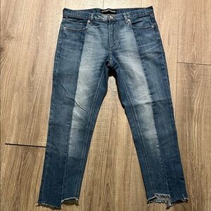 Express Jean size 10R Blue Frayed Hem Jeans Dual-toned